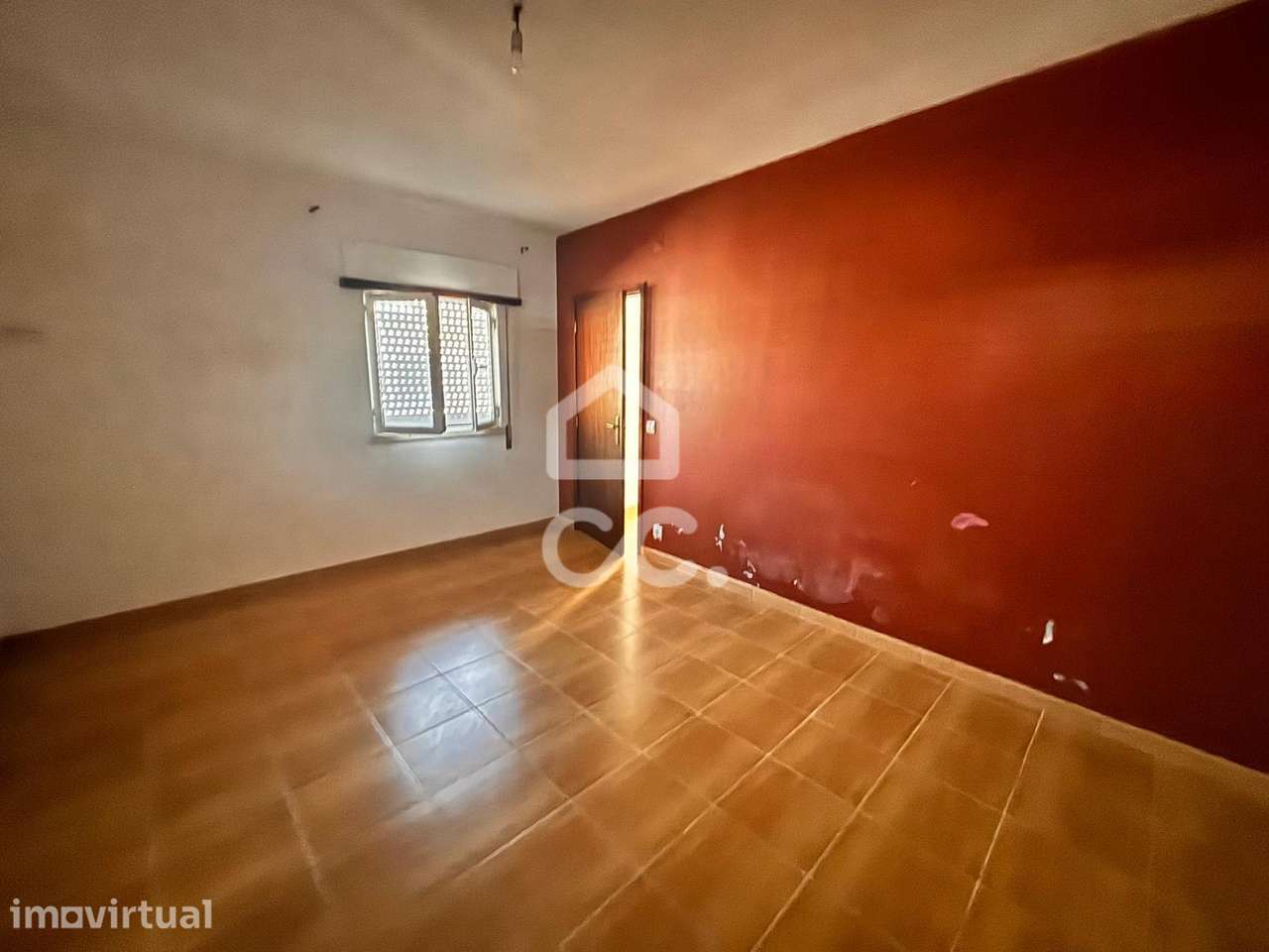 OPORTUNIDADE DE INVESTIMENTO---Moradia T2, Kitchenette, 2 WC de serviç - Grande imagem: 4/14