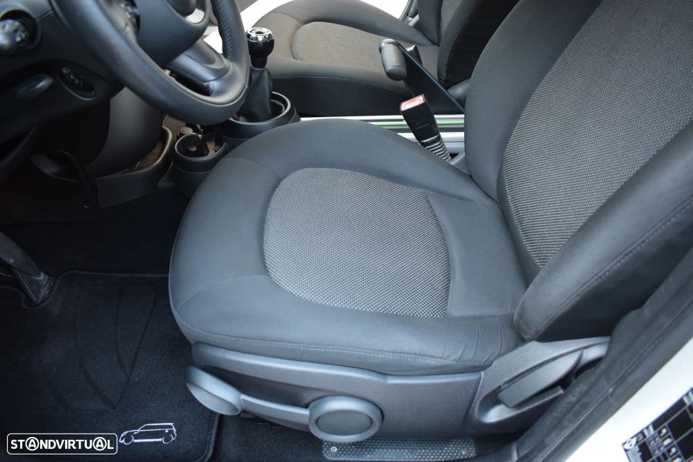 MINI Countryman One D - 24