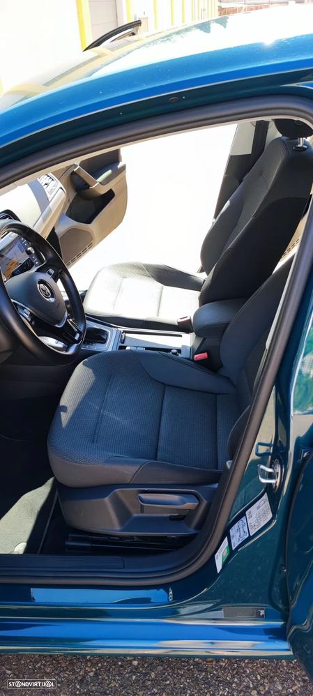 VW Golf 1.0 TSI Confortline DSG - 17