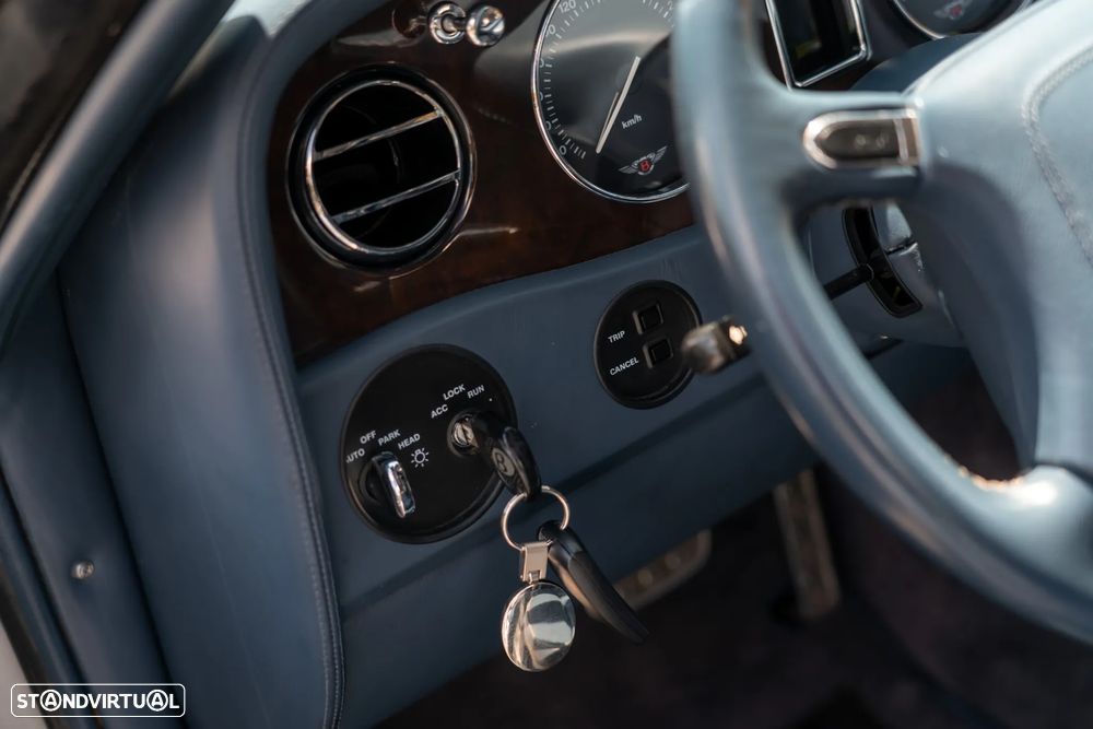Bentley Azure Mulliner - 26