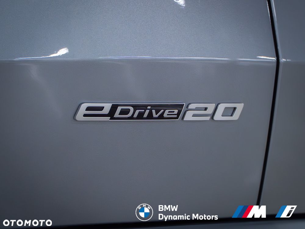 BMW iX2 eDrive20 - 12