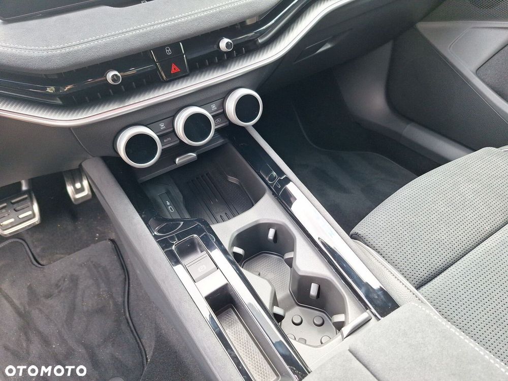 Skoda Superb 2.0 TSI Sportline DSG - 16