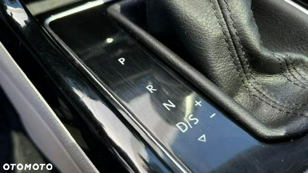 Volkswagen Touran 1.8 TSI BMT Highline DSG - 35