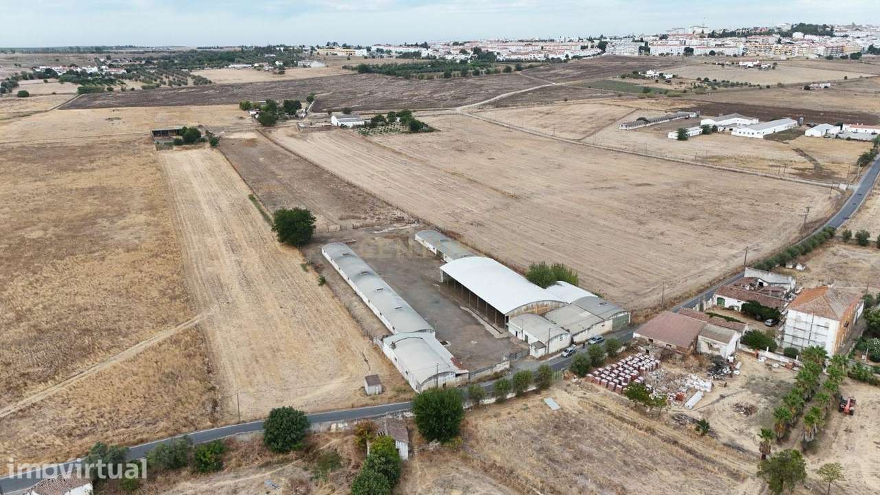 ARMAZÉNS EM BEJA 2040,150 m2 de Armazéns Diversos instalados em  7190, - Grande imagem: 2/30