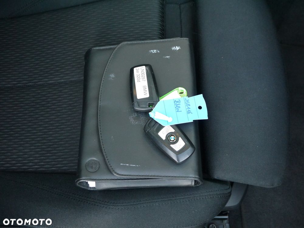 BMW Seria 3 320d Touring Efficient Dynamics Edition - 34
