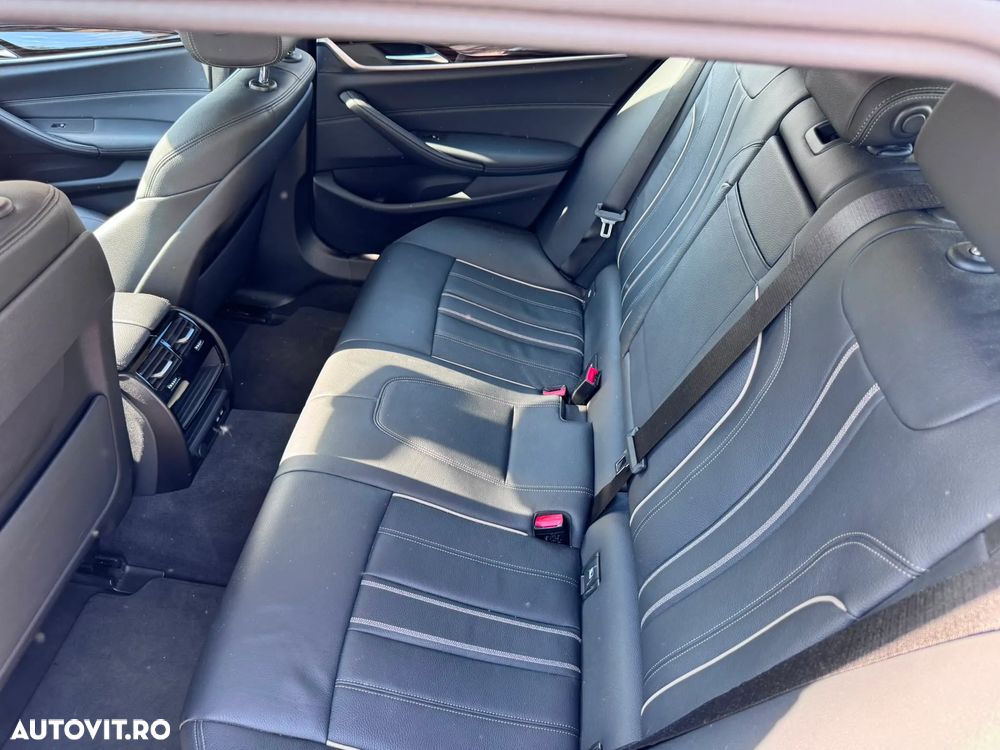 BMW Seria 5 530e Aut. Luxury Line - 11