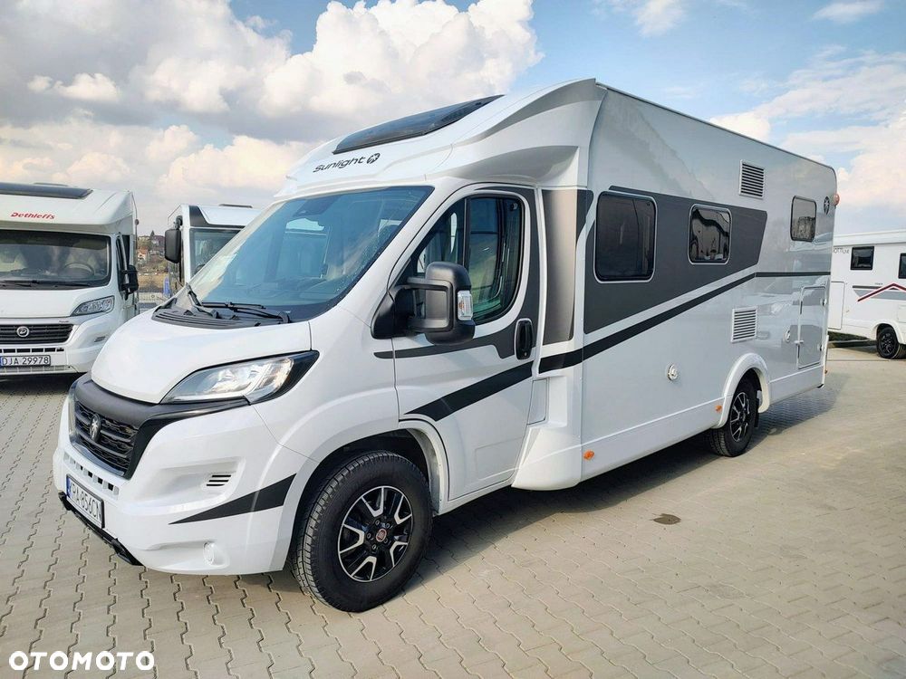 Sunlight T 67 - 5 osobowy, z przejściem po opuszczeniu łóżka - 6