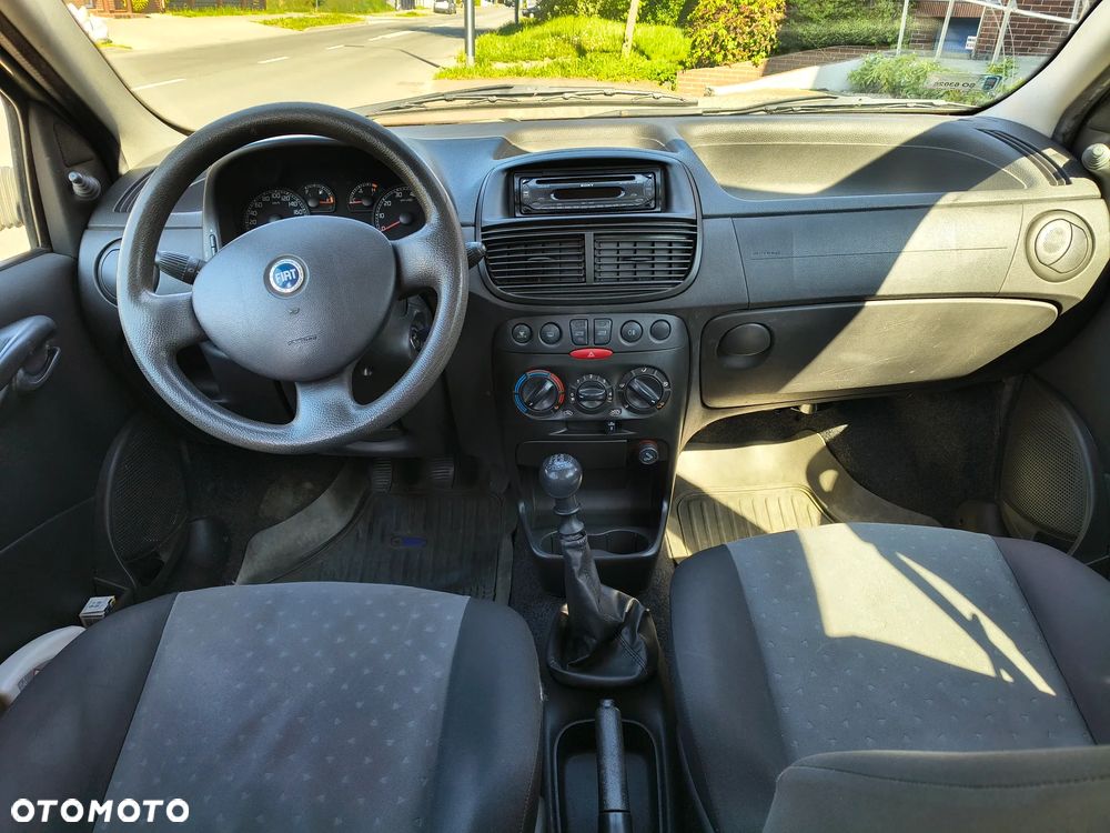 Fiat Punto 1.2 8V Active Premius - 4