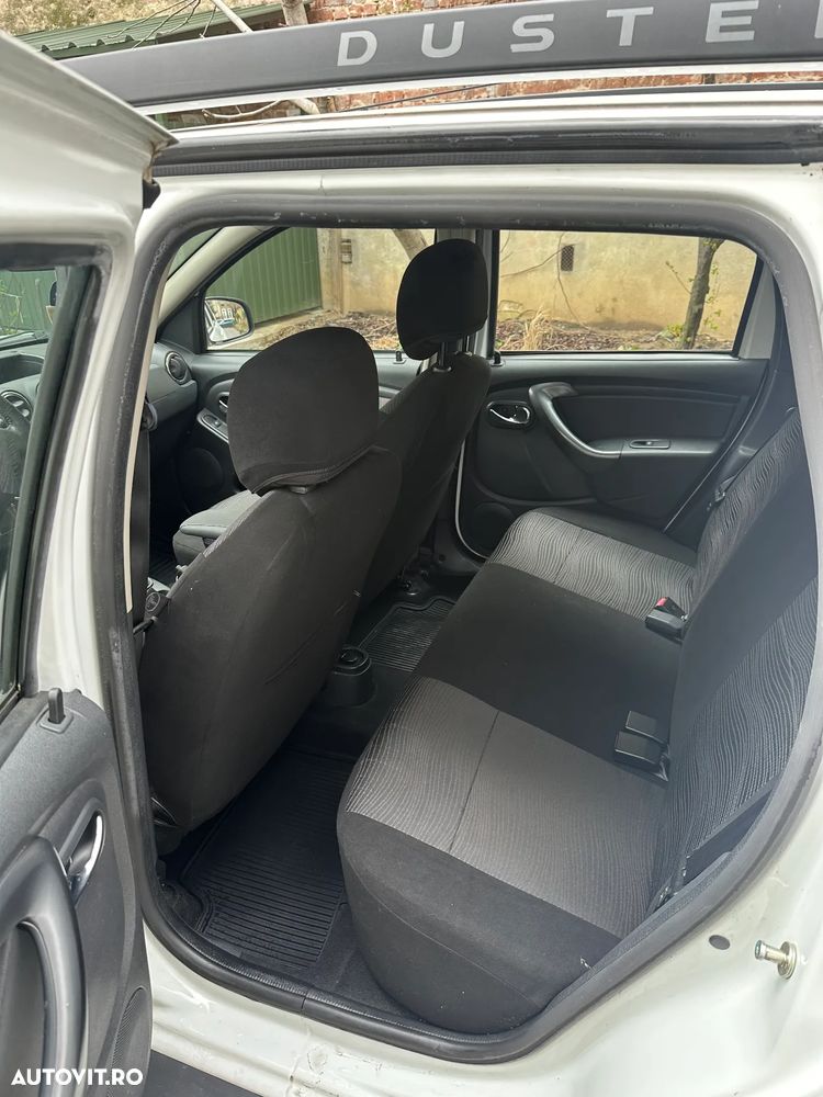 Dacia Duster 1.6 4x2 Laureate - 6