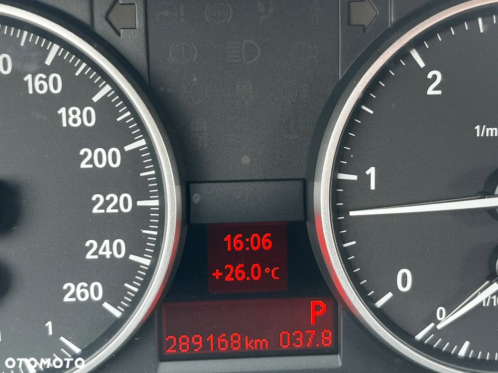 BMW Seria 3 318d Touring Sport Line - 30