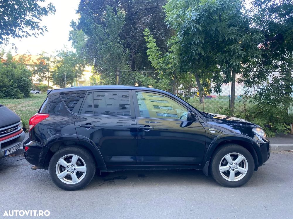 Toyota RAV4 - 1