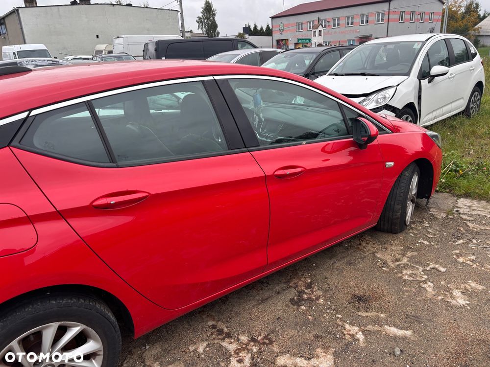 Opel Astra IV 1.6 CDTI Cosmo - 3