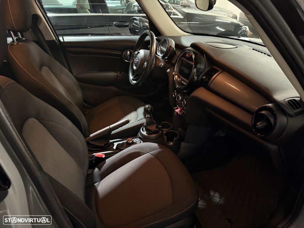 MINI 5 Portas Cooper D - 5