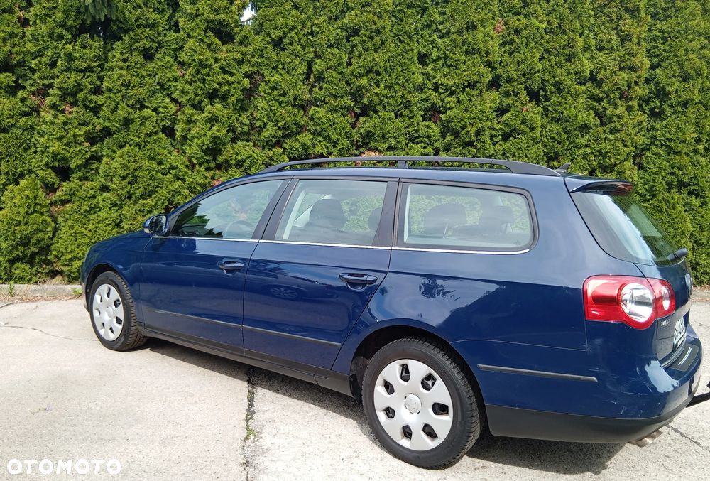 Volkswagen Passat - 4
