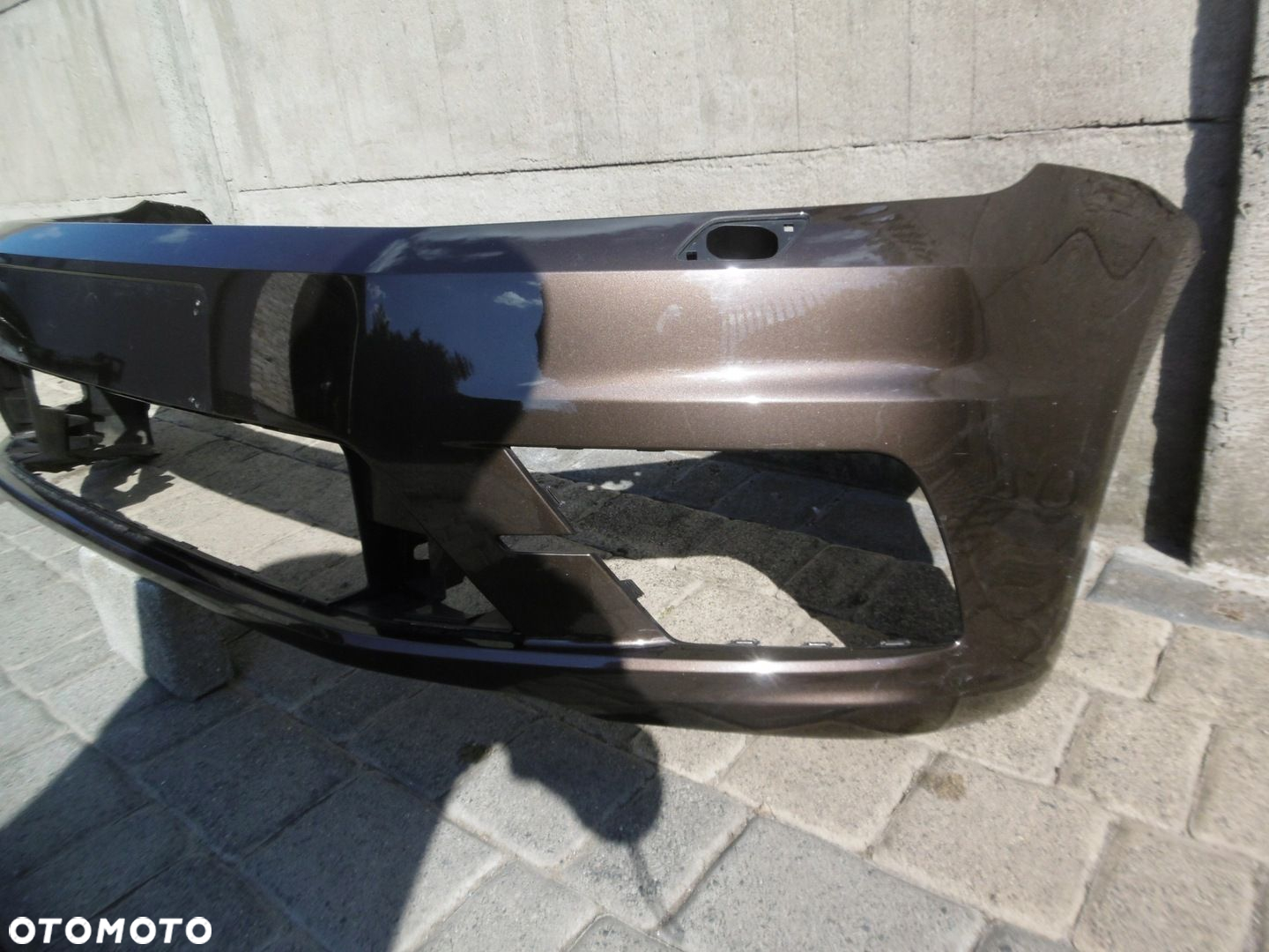 VW CADDY 2K5 LIFT 15r - zderzak przedni - 2