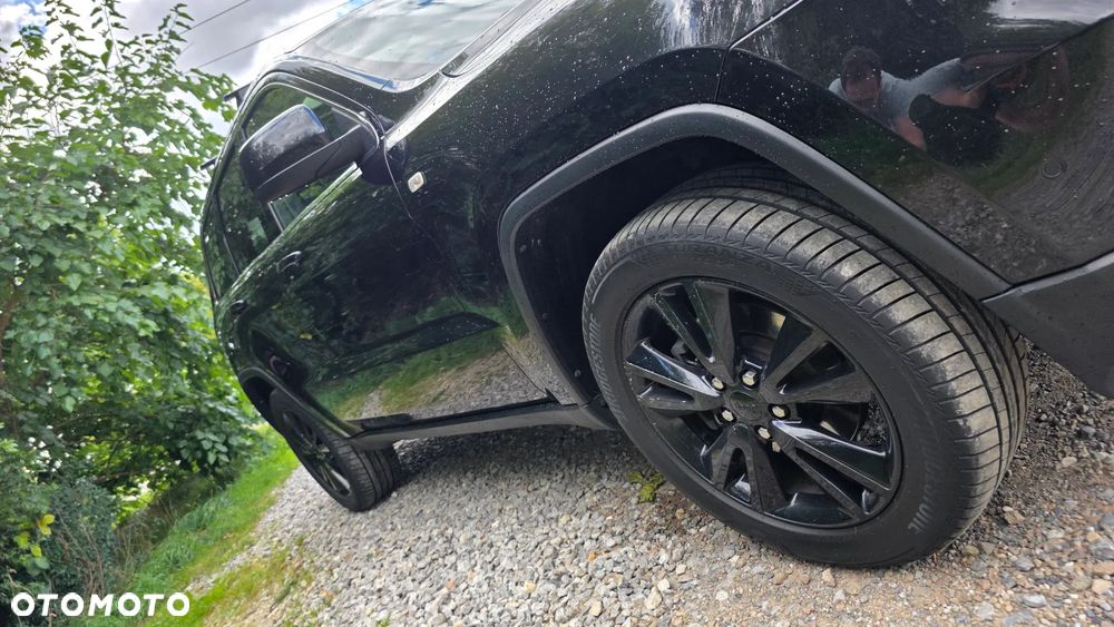 Jeep Grand Cherokee - 18