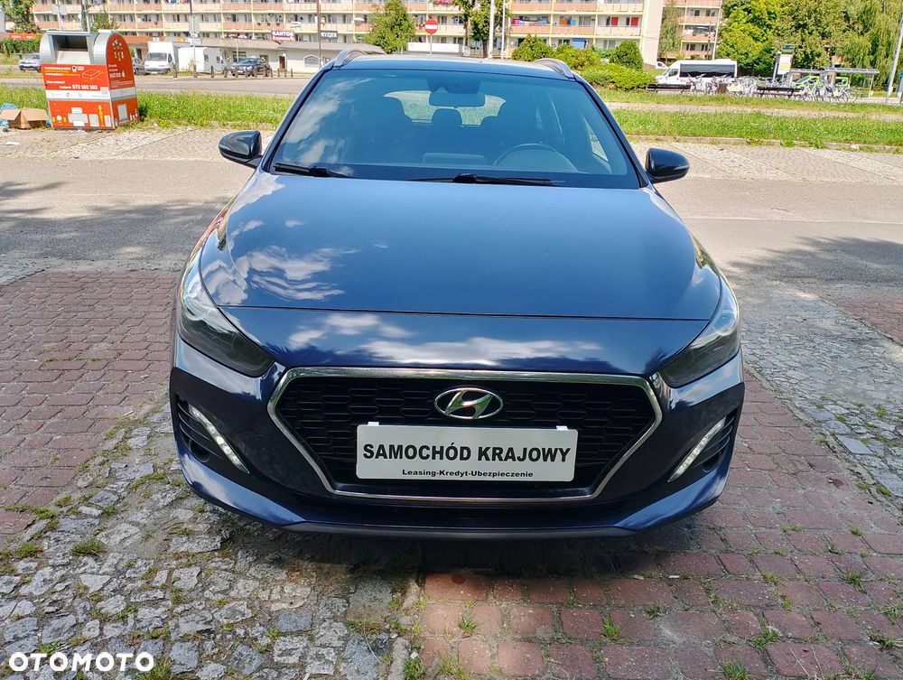 Hyundai i30 1.6 D Comfort DCT - 4