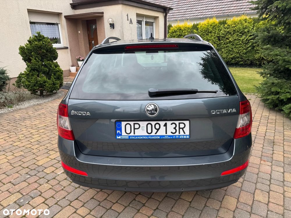 Skoda Octavia 2.0 TDI DSG Ambition - 4