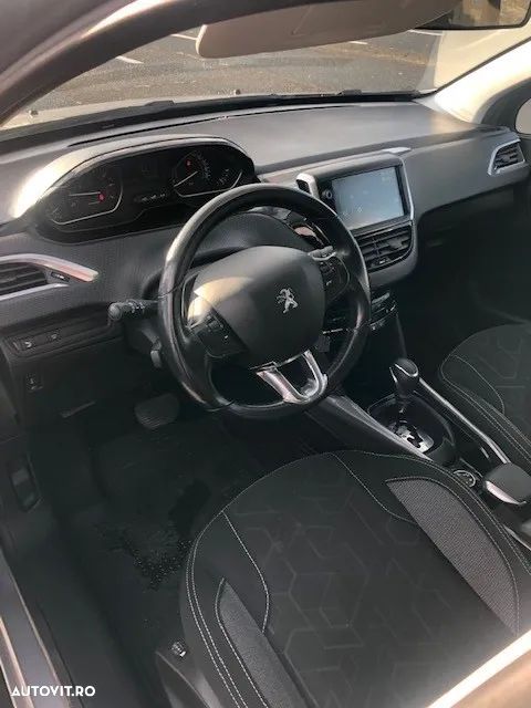 Peugeot 2008 1.2 PureTech Turbo EAT6 S&S Allure - 6