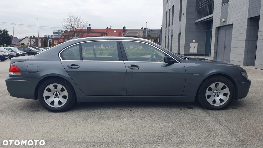 BMW Seria 7 740i - 4