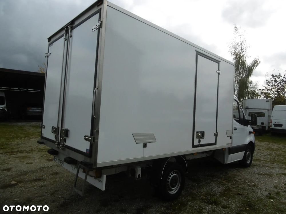 Mercedes-Benz Sprinter - 4