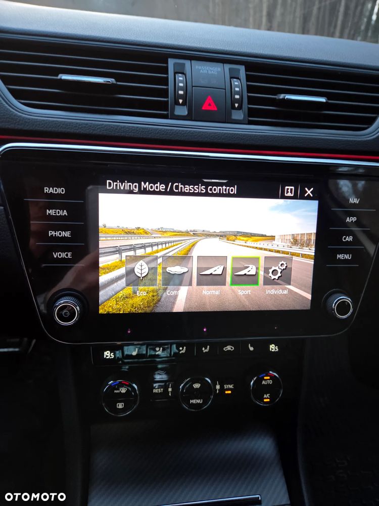 Skoda Superb 2.0 TSI Sportline DSG - 25