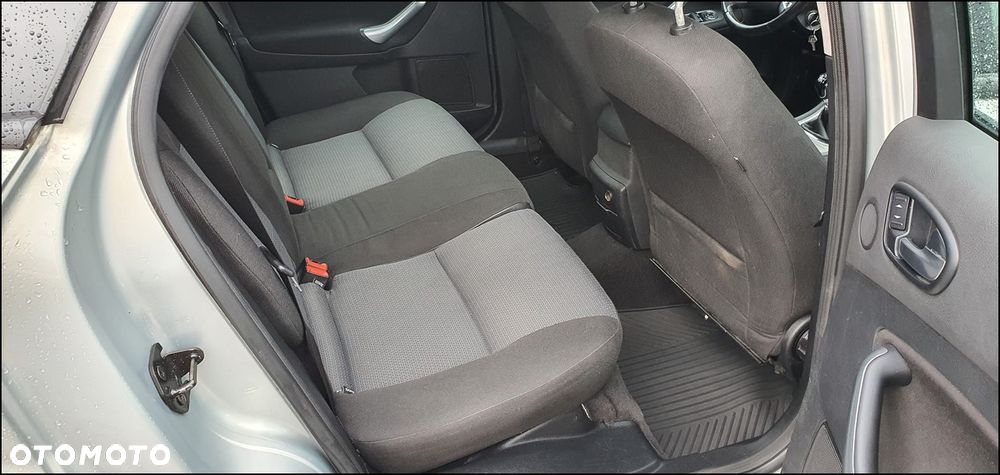 Ford Mondeo 2.0 TDCi Silver X - 14