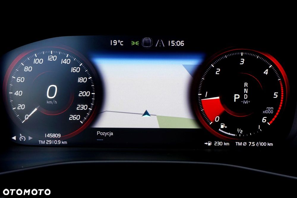 Volvo XC 40 D3 R-Design - 28