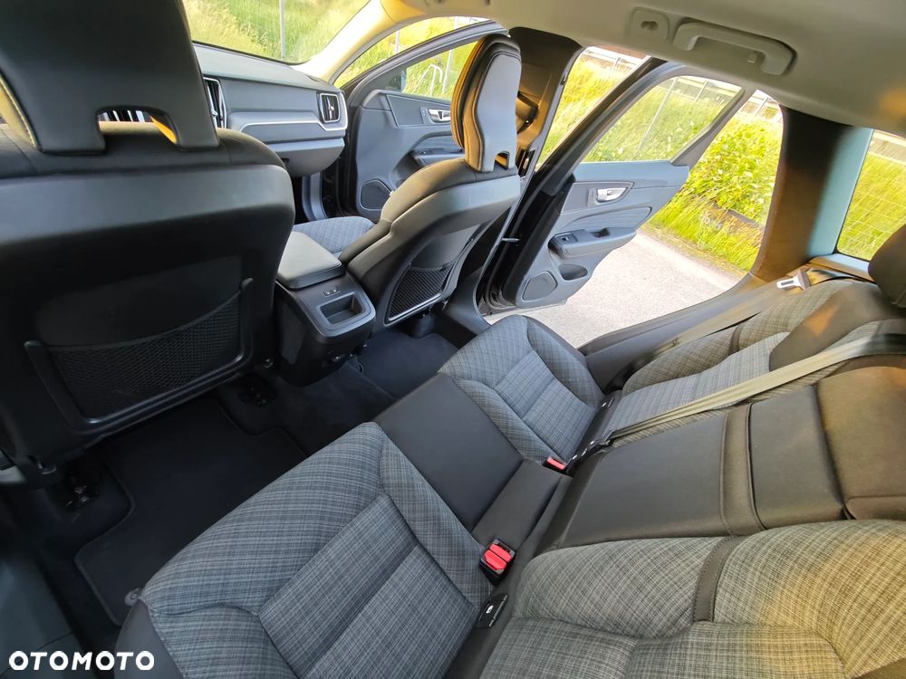 Volvo XC 60 B4 D Geartronic Momentum Pro - 12