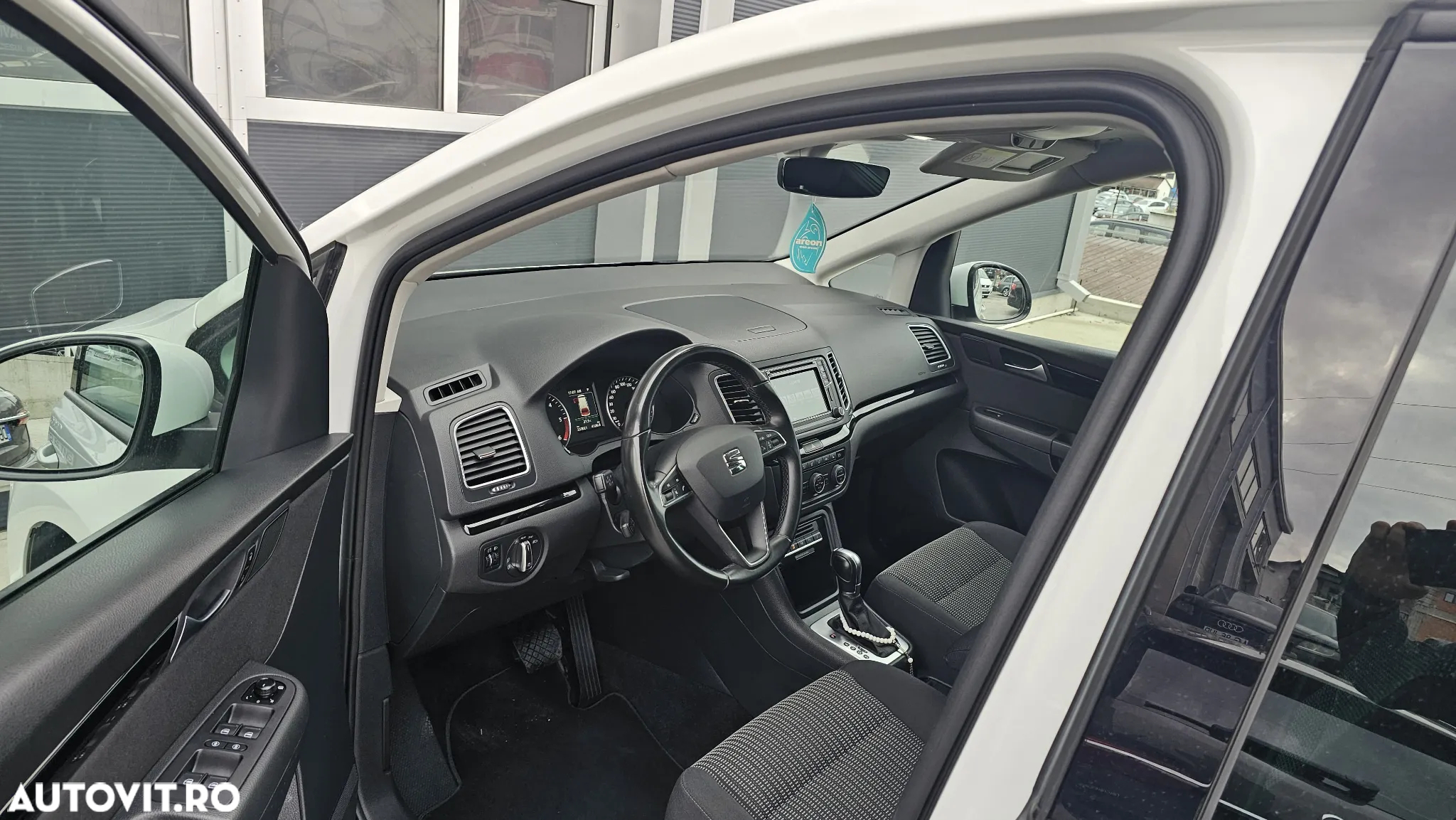 Volkswagen Sharan - 11