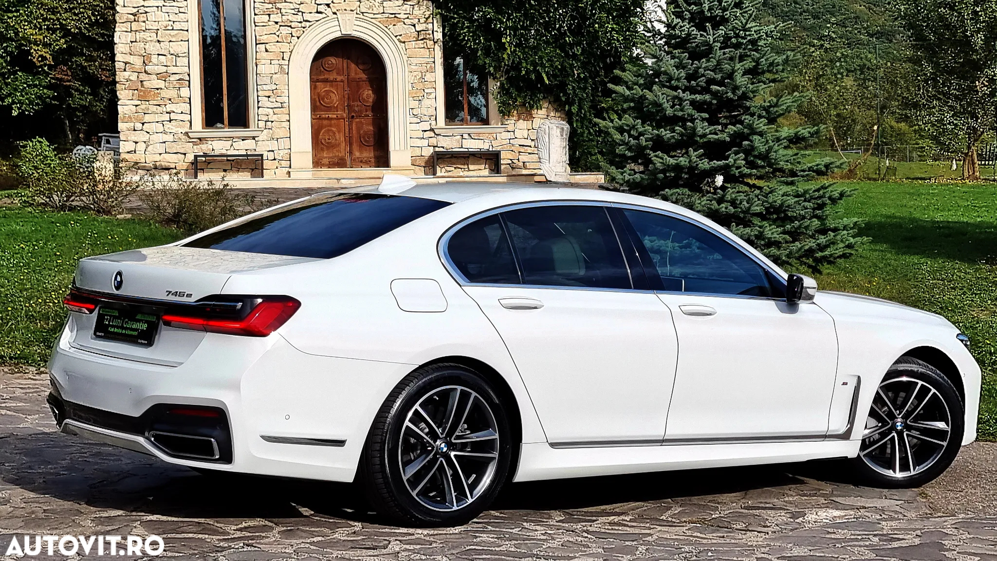 BMW Seria 7 745e - 22