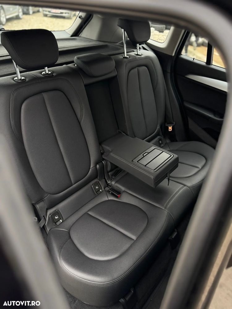 BMW X1 sDrive18d - 38