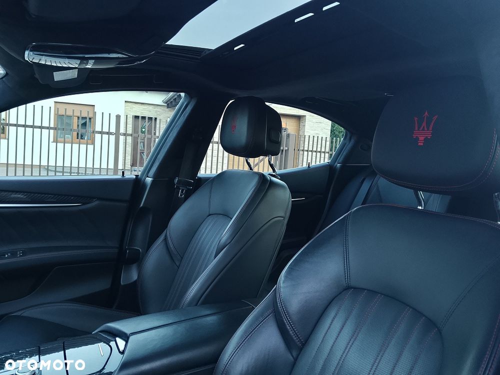 Maserati Ghibli GranSport - 13