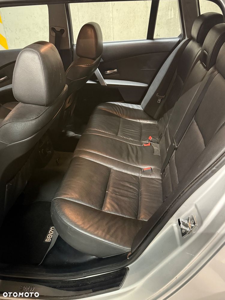 BMW Seria 5 525d - 14