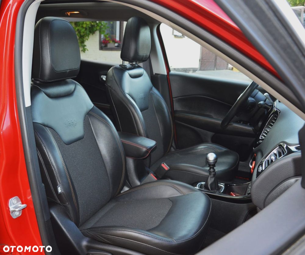Jeep Compass - 26