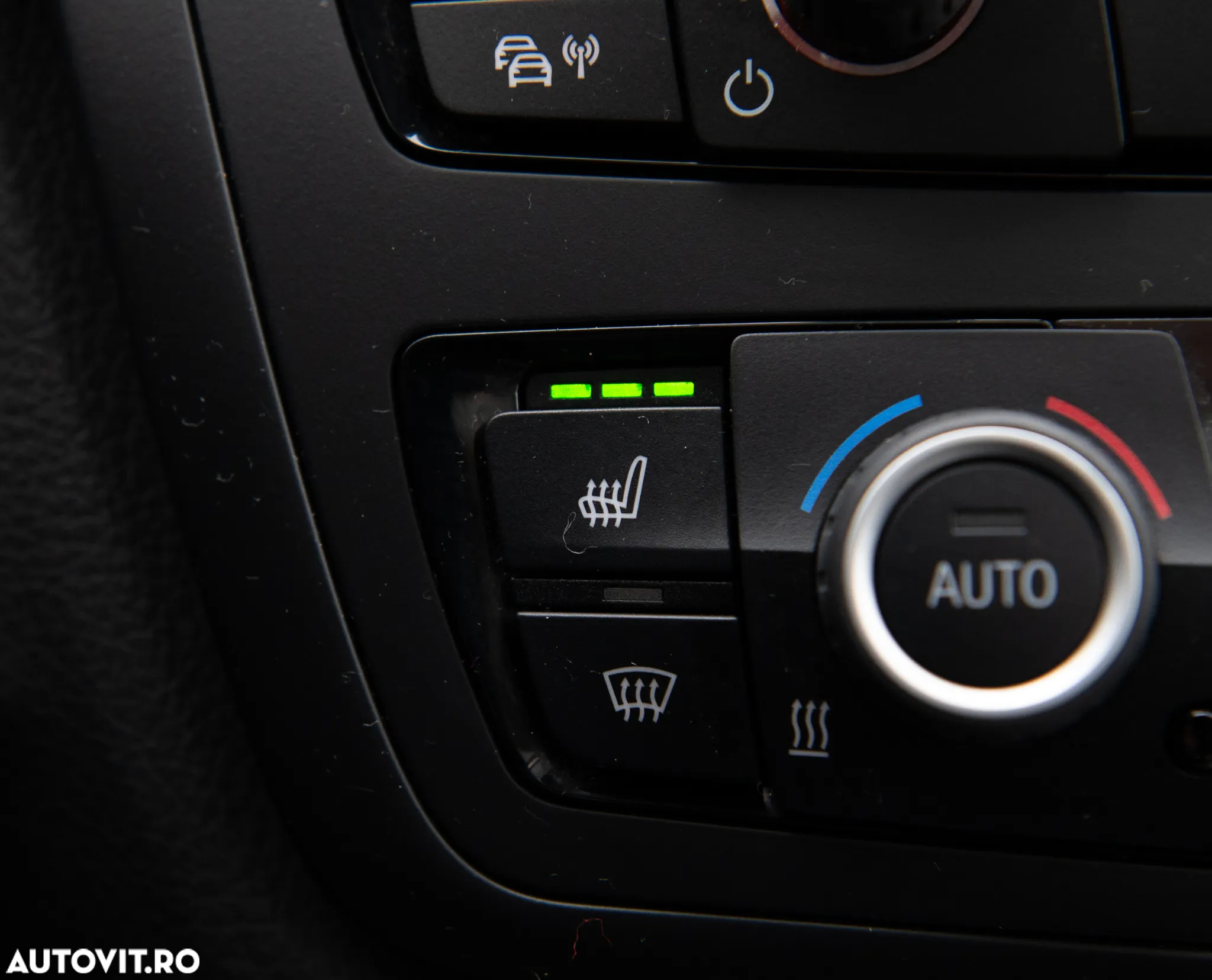 BMW Seria 3 320d Touring Aut. - 24