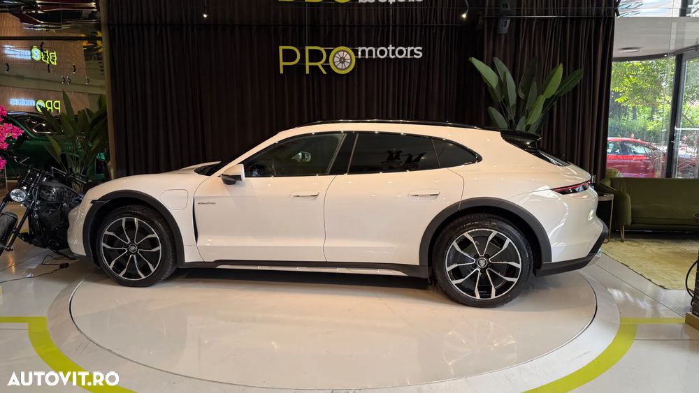 Porsche Taycan 4S Cross Turismo - 7
