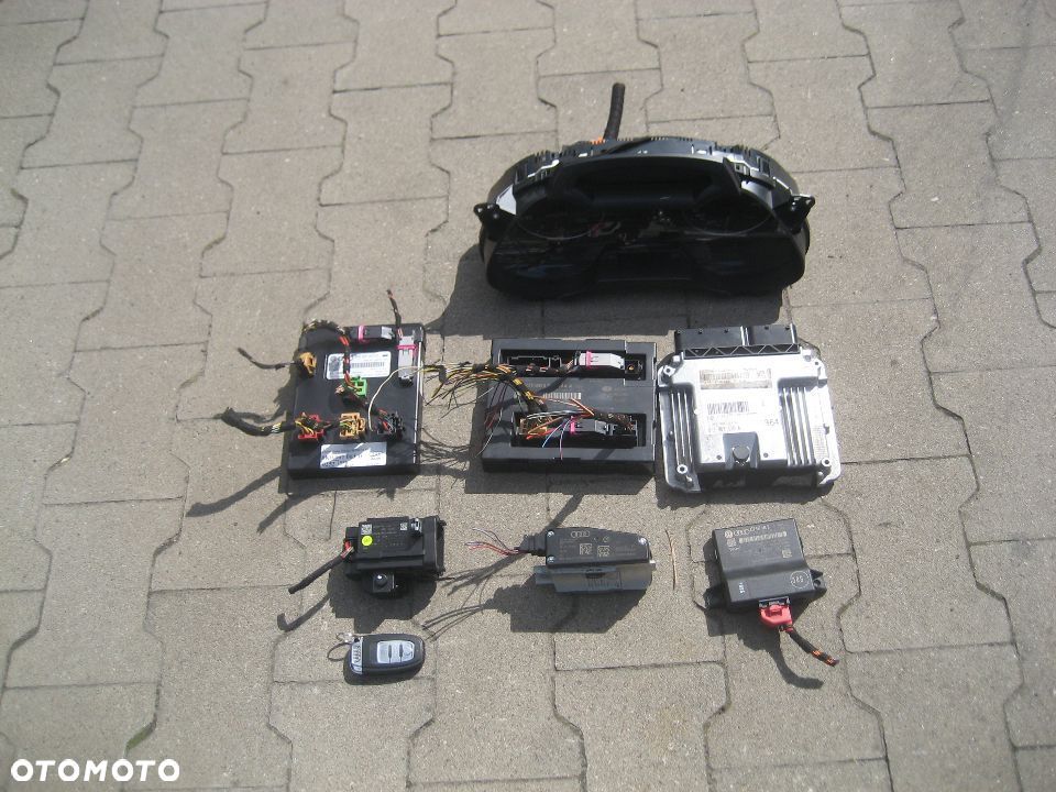audi a4 b8  1,8 tfsi komputer licznik zestaw startowy 8k1907115a 8k0920900a europa - 1