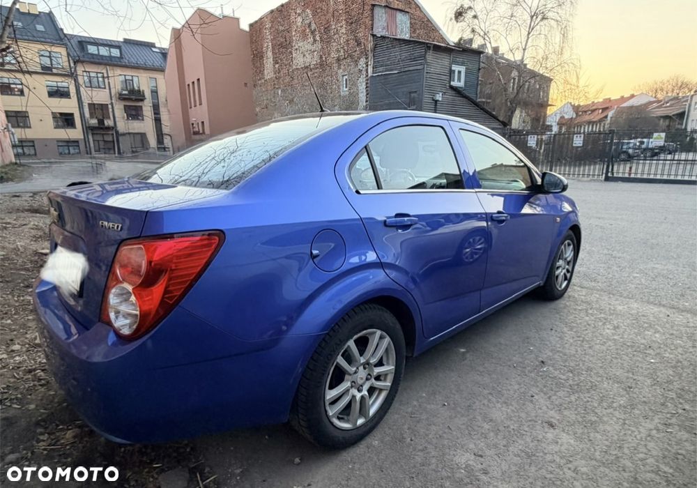 Chevrolet Aveo - 4