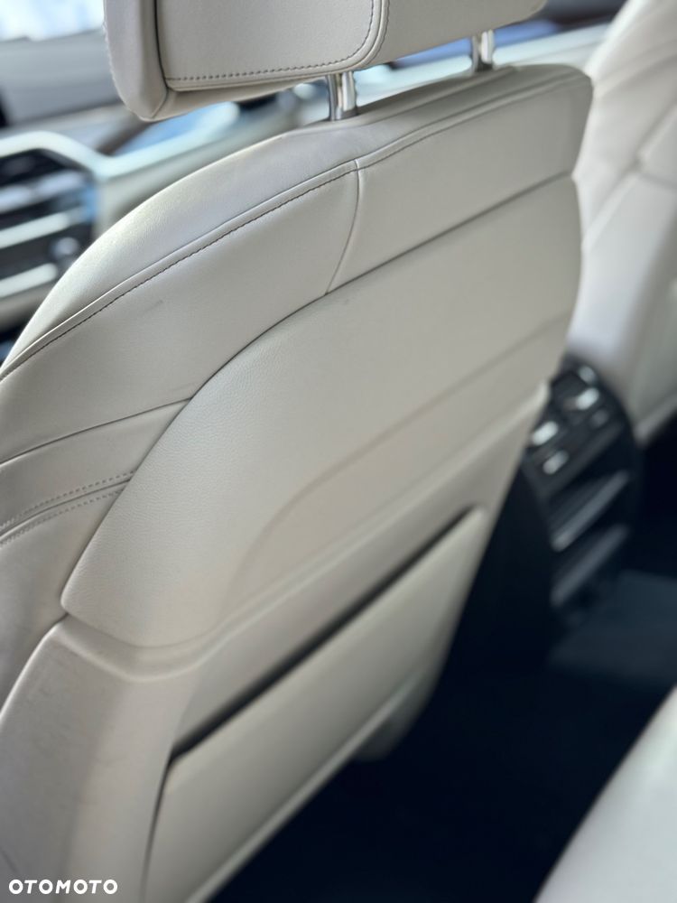BMW Seria 5 530d Luxury Line sport - 22