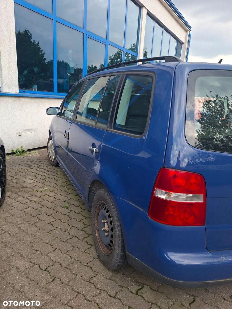 Volkswagen Touran 1.9 TDI Conceptline - 8