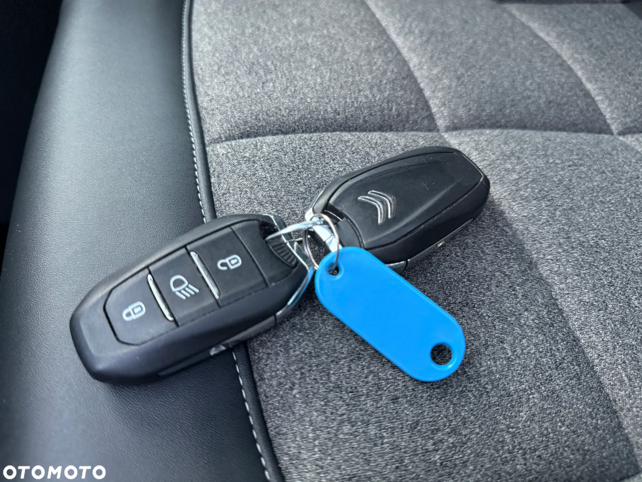 Citroën C5 Aircross Hybrid 225 e.EAT8 SHINE PACK - 33