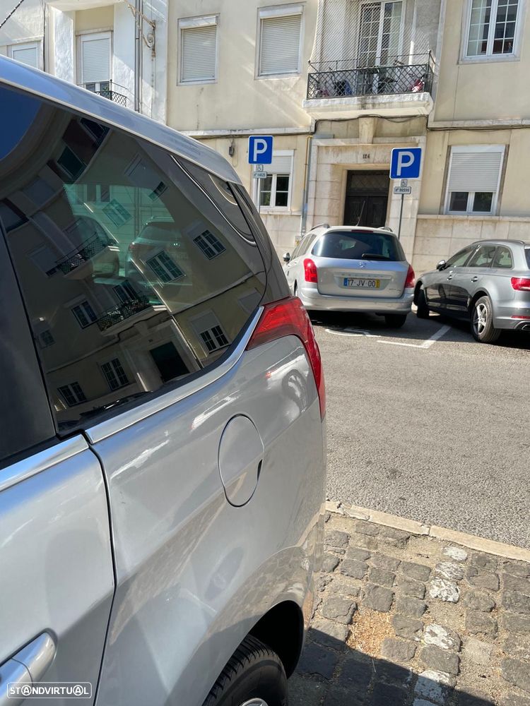 Peugeot 5008 1.6 HDi Executive CMP6 - 24