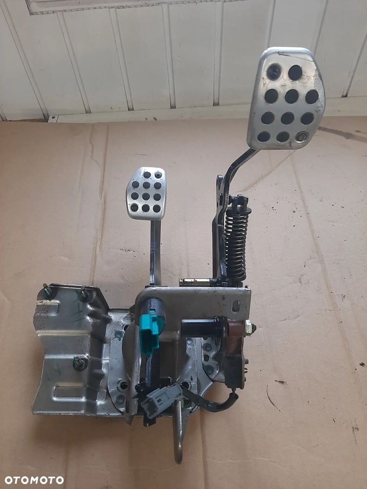 207 CC pedał sprzęgła hamulca 1,6VTI EU 207 Peugeot - 1