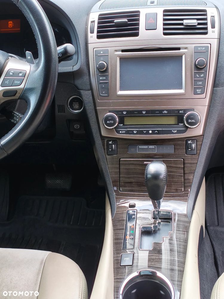 Toyota Avensis 2.0 Prestige MS - 11