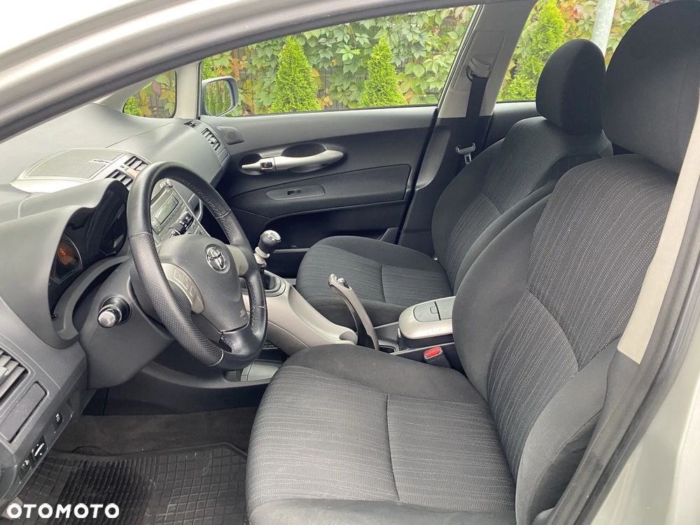 Toyota Auris - 24
