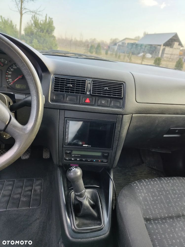 Volkswagen Golf 1.9 TDI Basis - 2