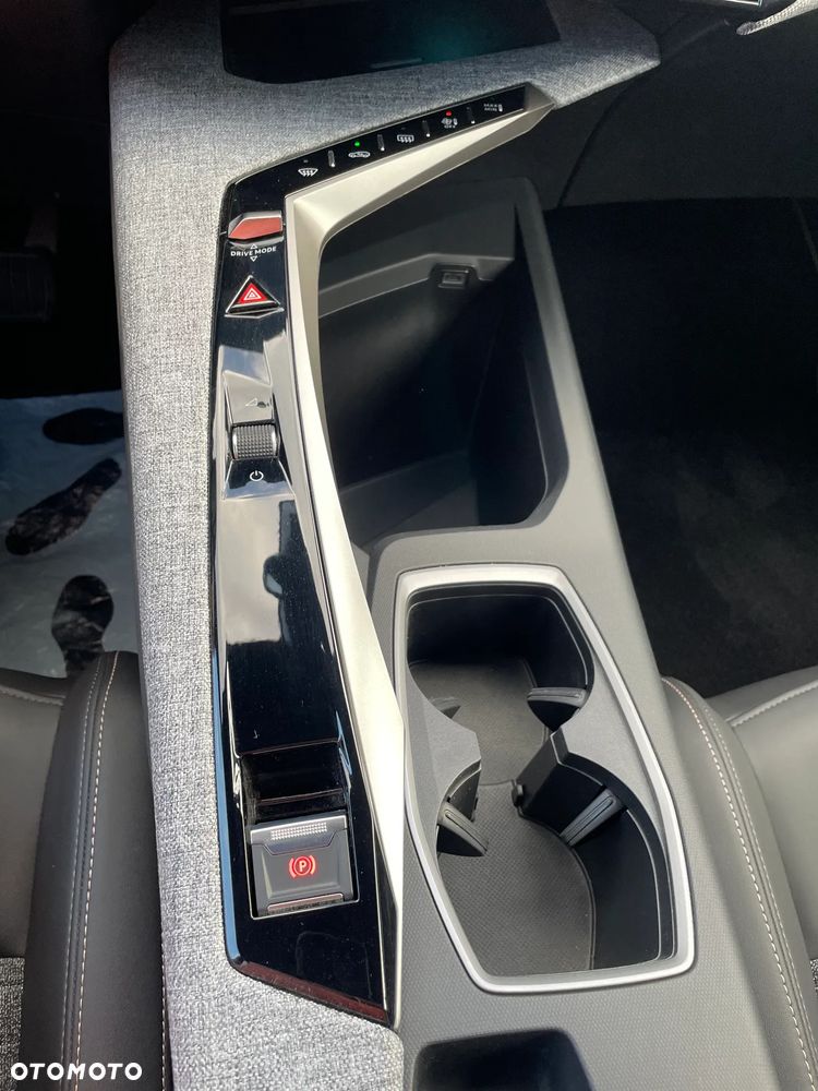 Peugeot 5008 Hybrid 136 e-DSC Allure Pack - 21