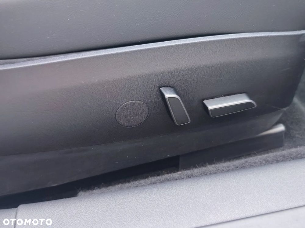 Tesla Model 3 RWD - 18