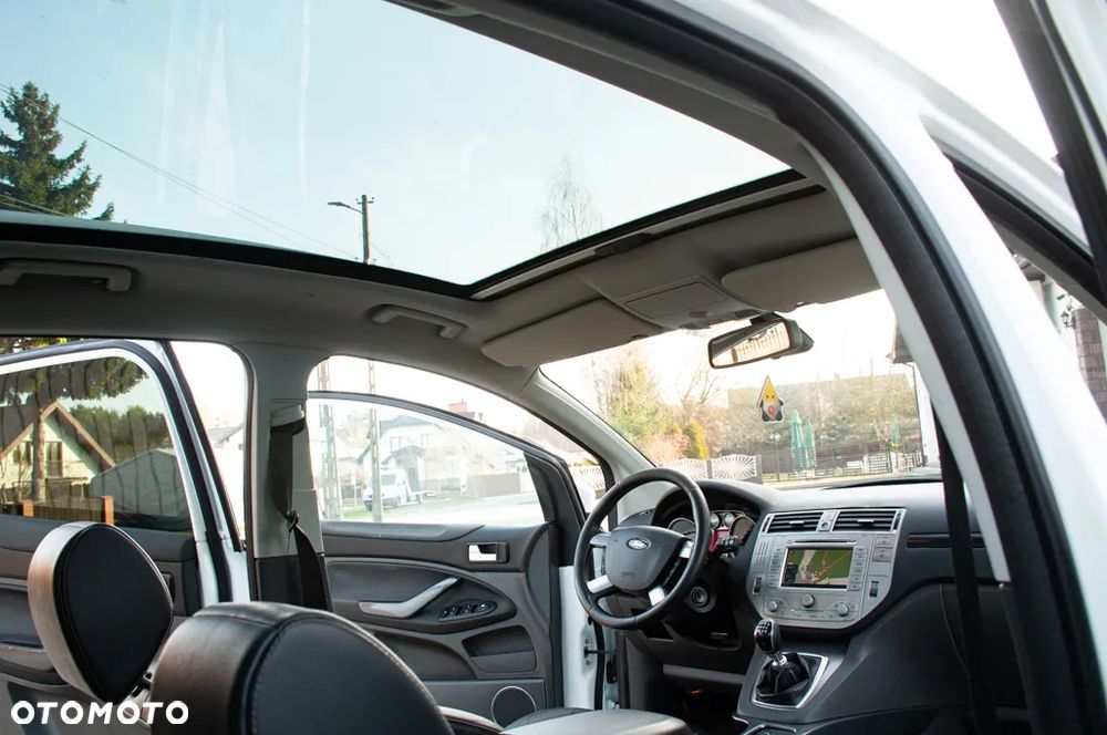 Ford Kuga 2.0 TDCi 4x4 Titanium - 34